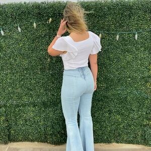 Favorite jeans ever but no longer fit! Great condition, used with care.